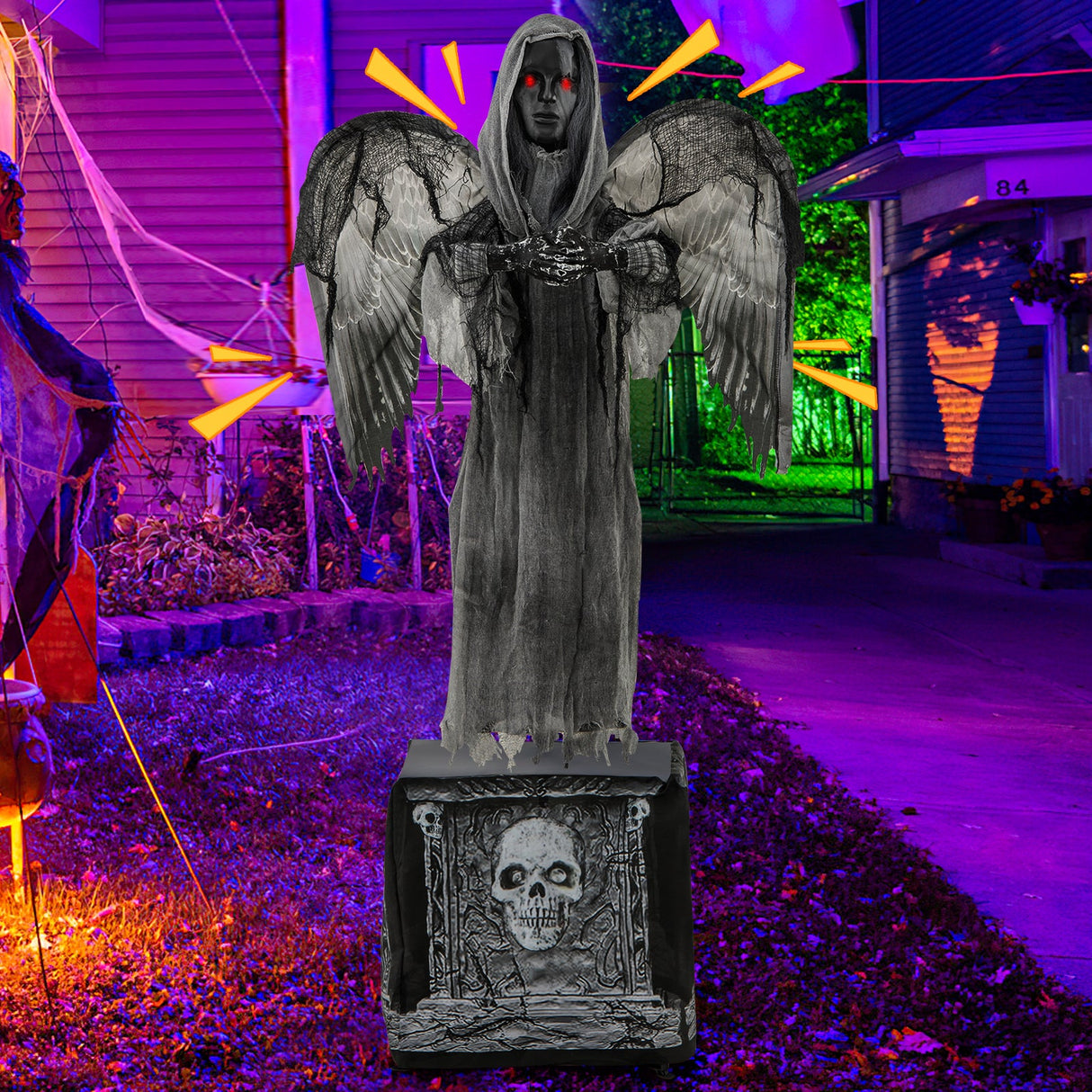 Decoración animatrónica de Halloween de 1,68 m con ojos que se iluminan y alas que se agitan