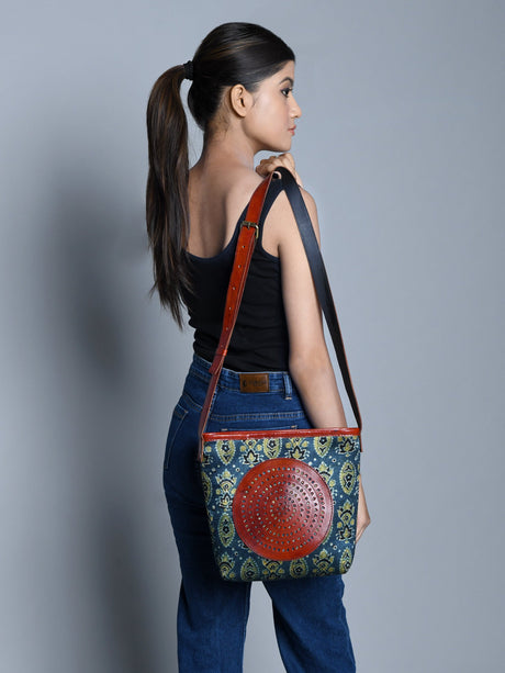 Bolso tote de cuero Ajrakh Heritage