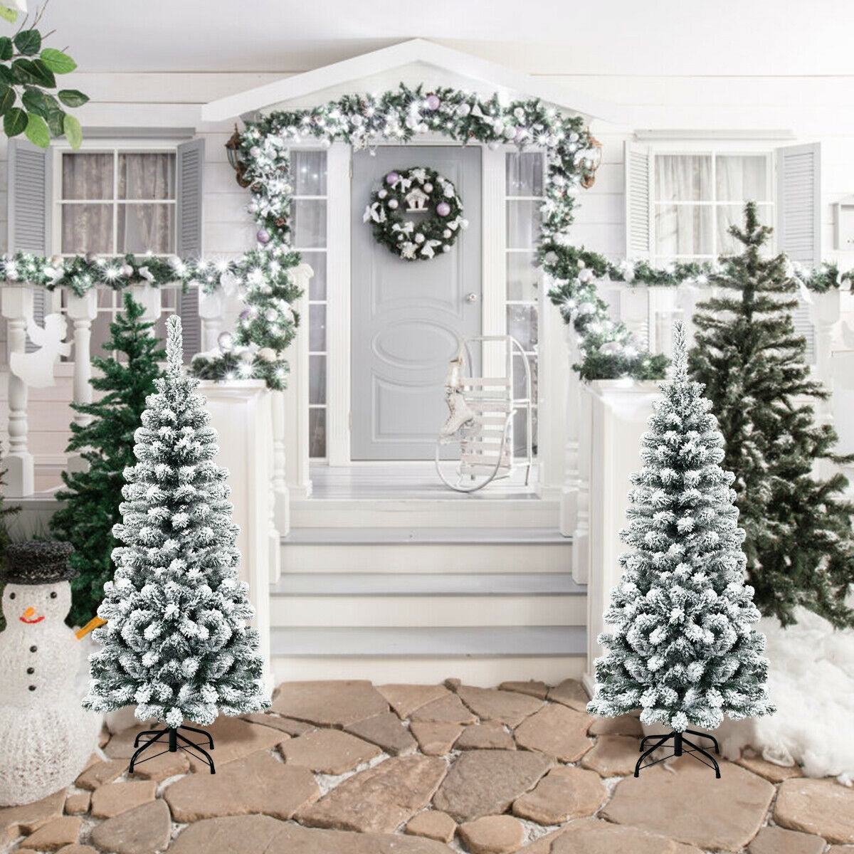 Árbol de Navidad artificial tipo lápiz con bisagras sin luz, cubierto de nieve, de 4.5 pies con 242 ramas