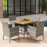 Juego de comedor de patio de mimbre PE de 5 piezas con mesa y sillas de madera de acacia para exteriores-Negro