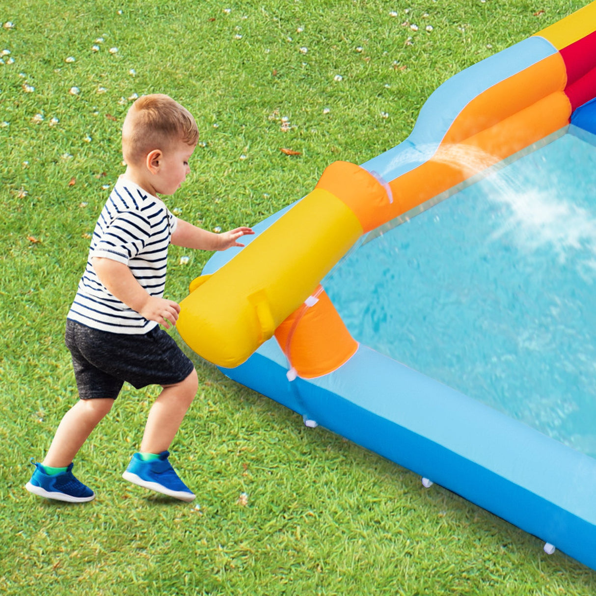 Tobogán Acuático Hinchable 6 en 1 con Toboganes Dobles, Pared de Escalada y Juego de Cueva con Soplador de 950 W