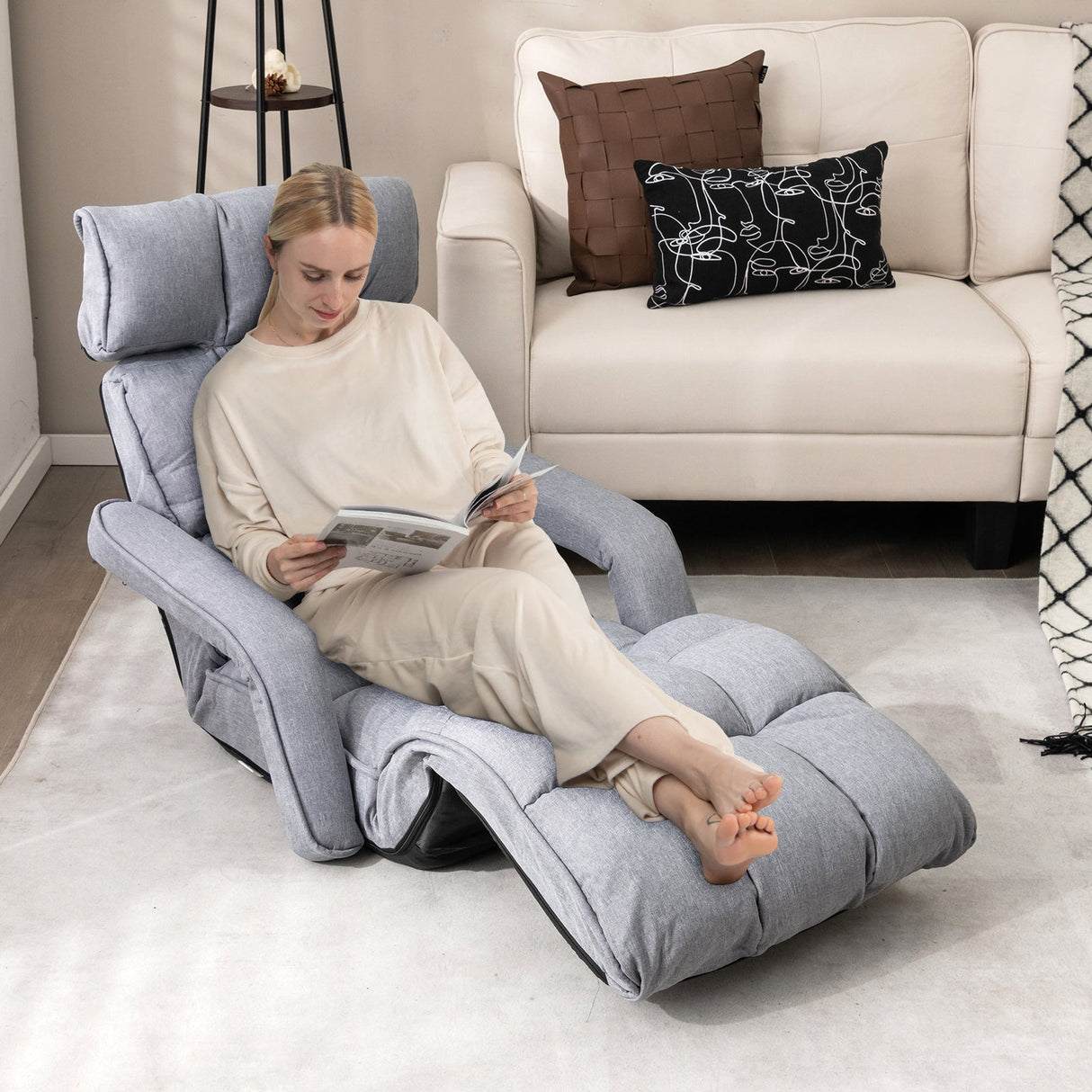 Sillón de suelo ajustable de 6 posiciones con reposabrazos y reposapiés ajustables