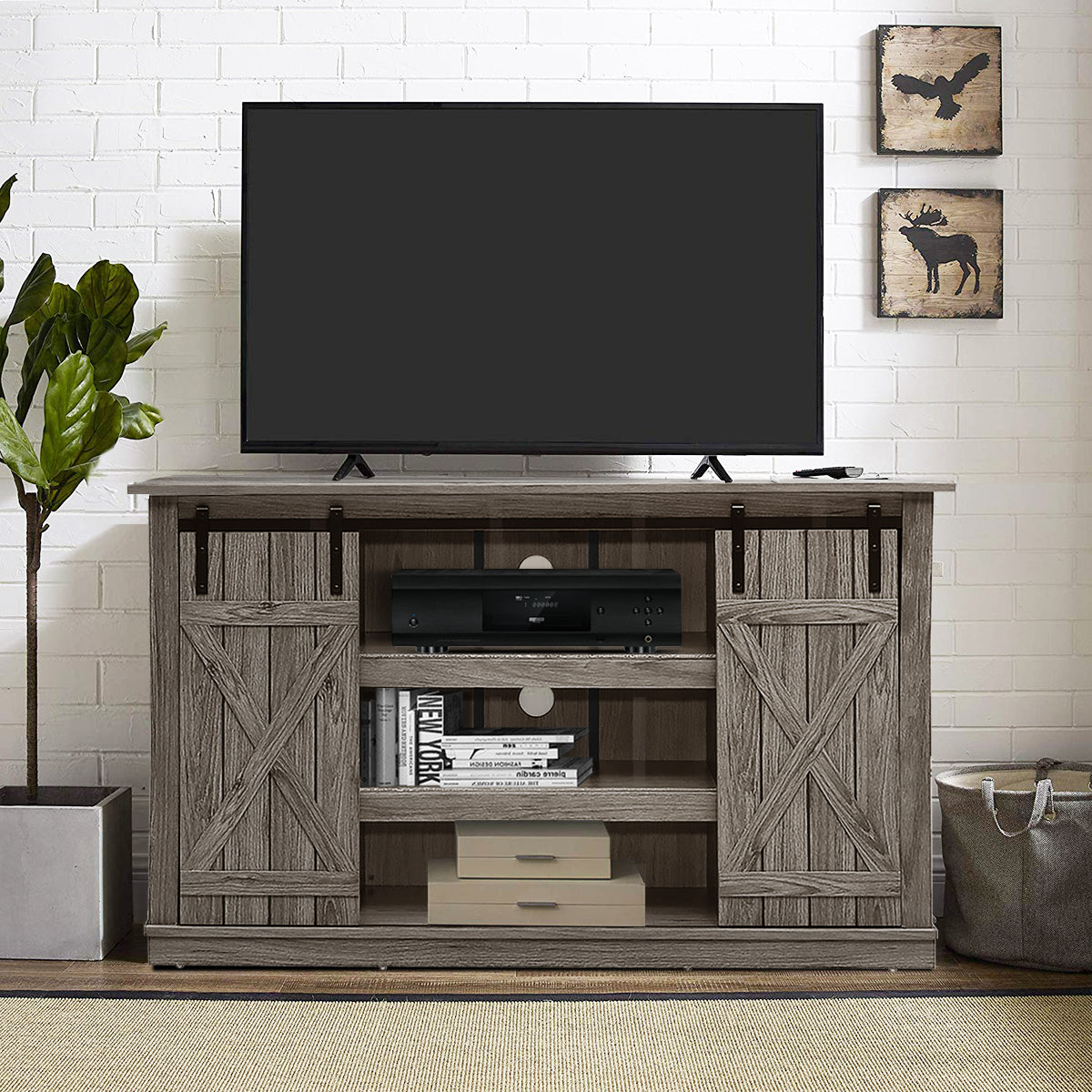 Mueble de TV con puertas corredizas tipo granero