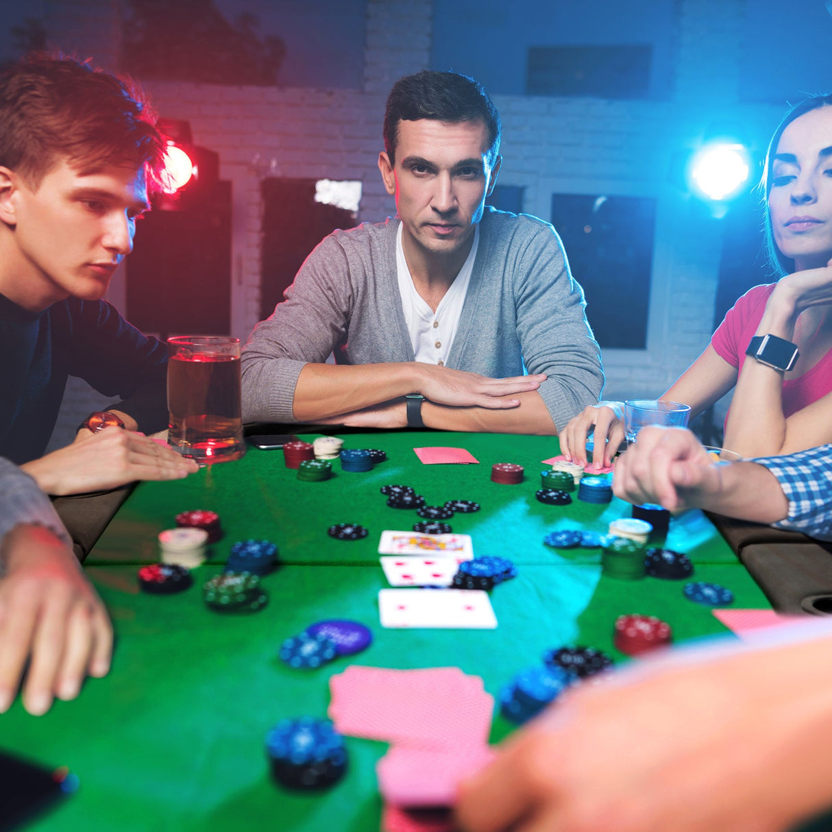 8 Players Texas Holdem Foldable Poker Table