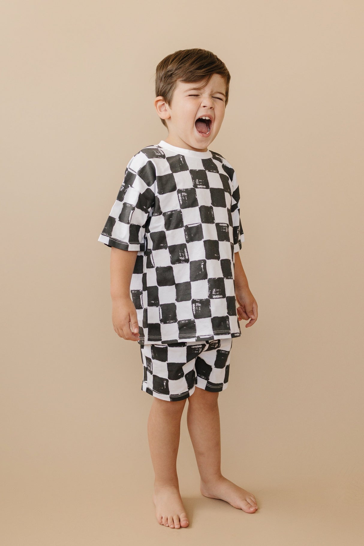 Conjunto de shorts a cuadros blancos y negros de algodón orgánico