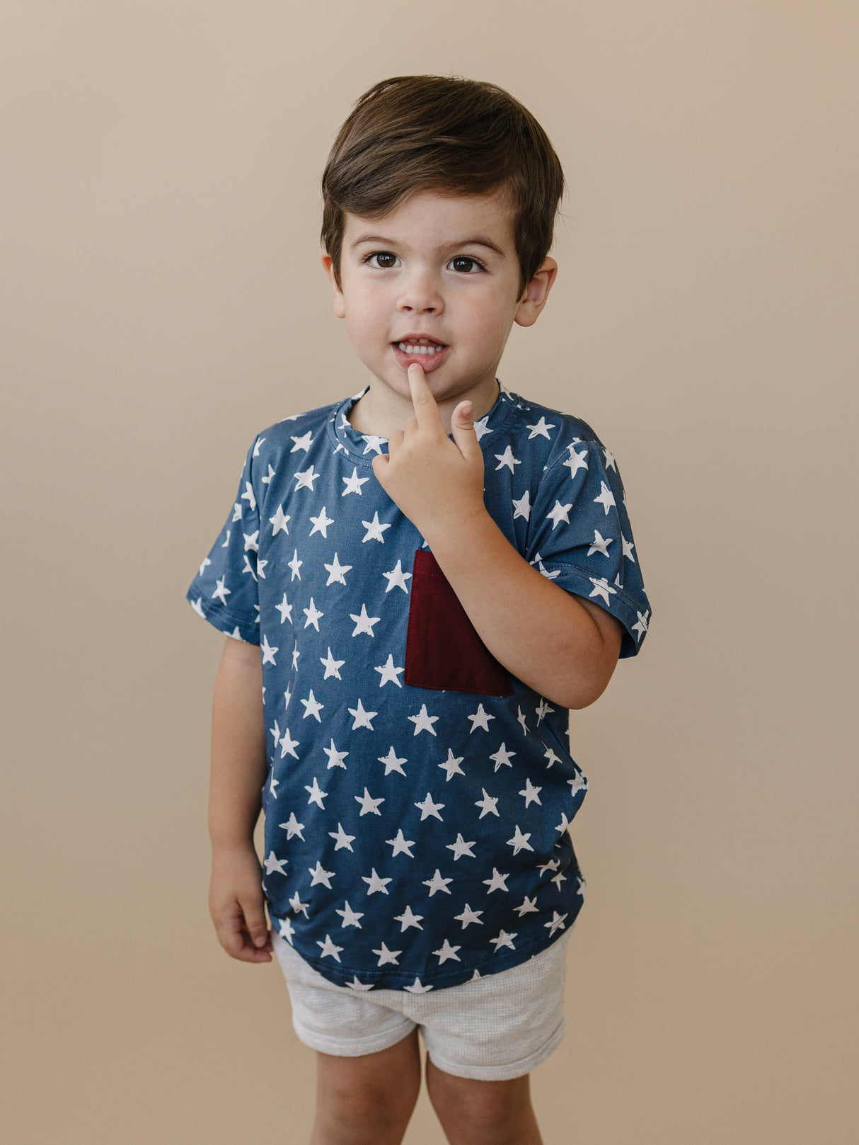 Camiseta de bolsillo de bambú del 4 de Julio de Navy Stars