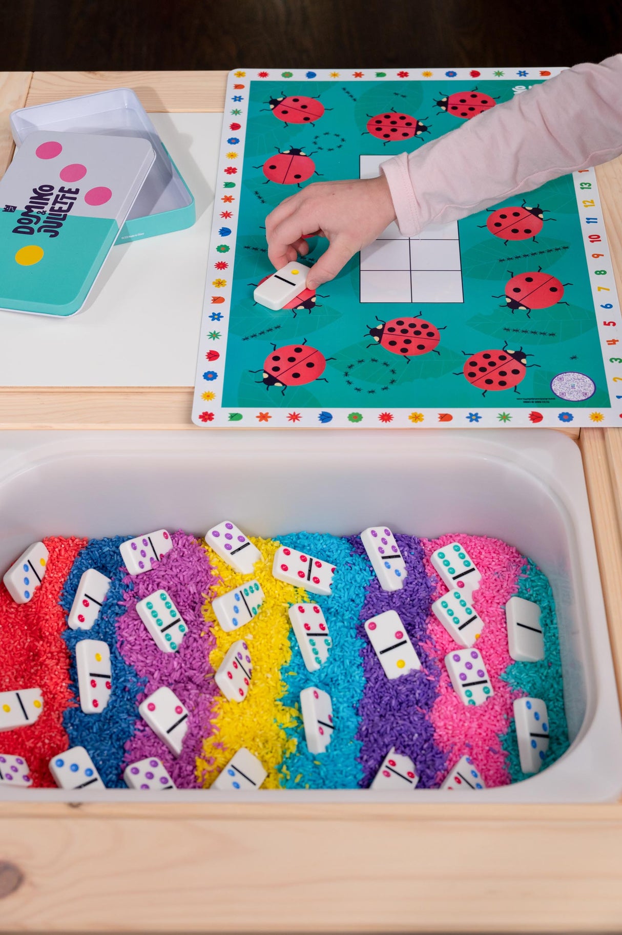 Dominoes de juego brillante