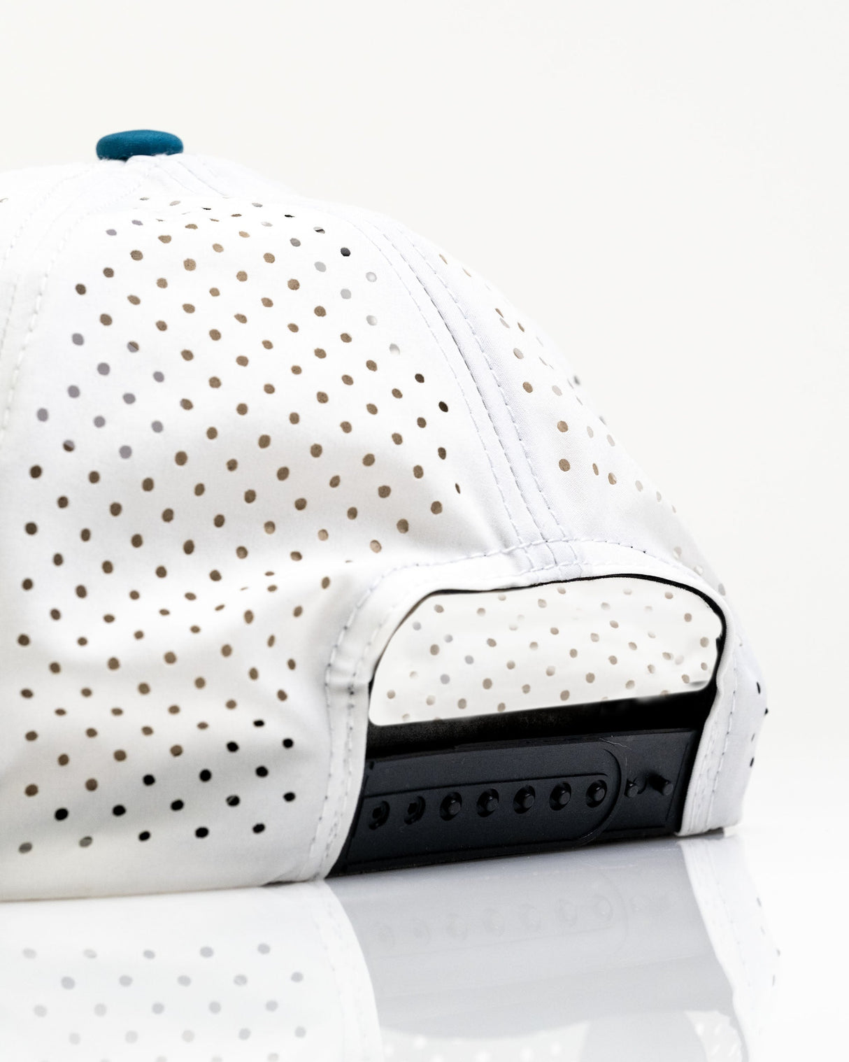 Señuelo de Pesca Blanco - Gorra de Cuerda Perforada