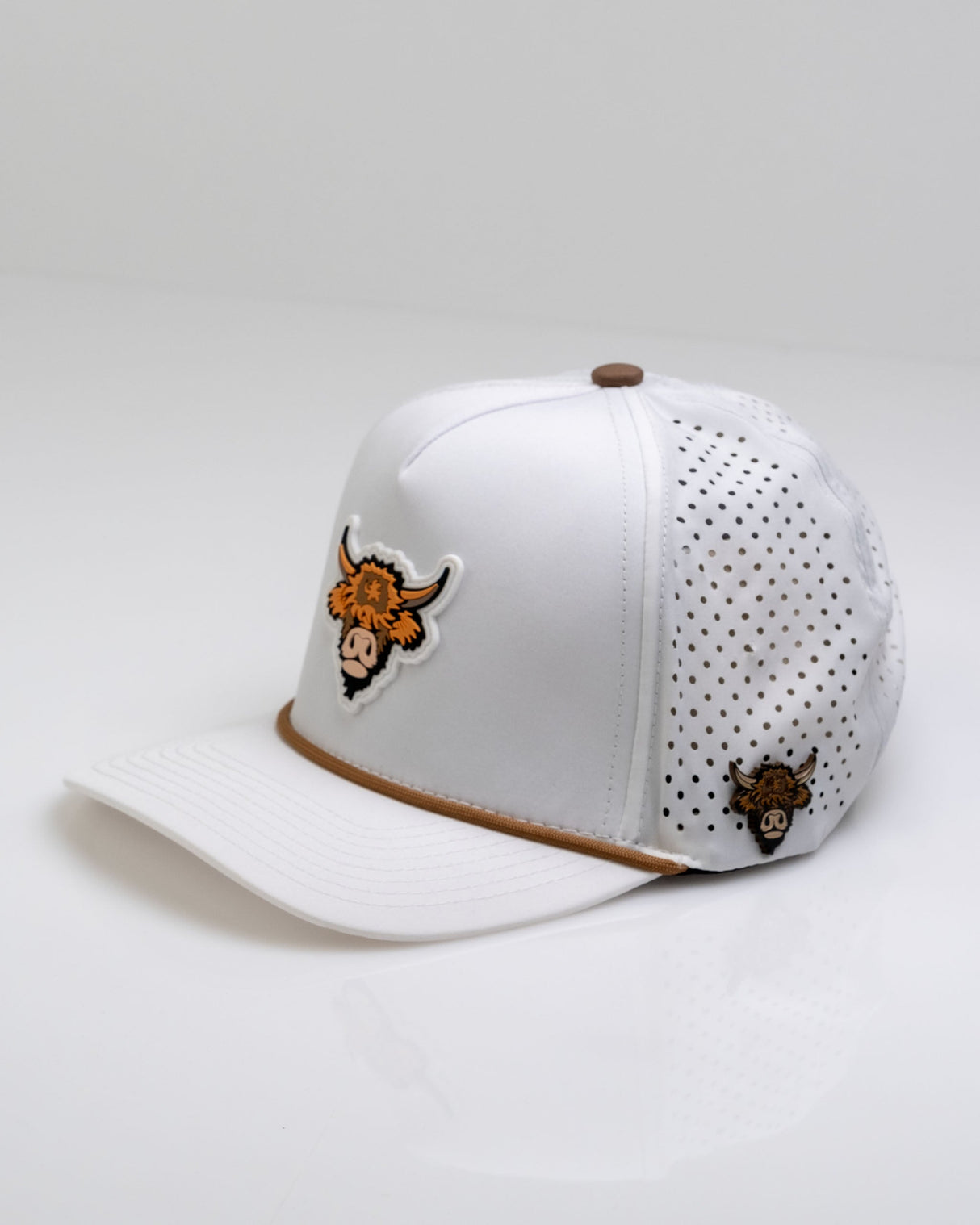 Vaca de las Highlands Blanca - Gorra de Cuerda Perforada