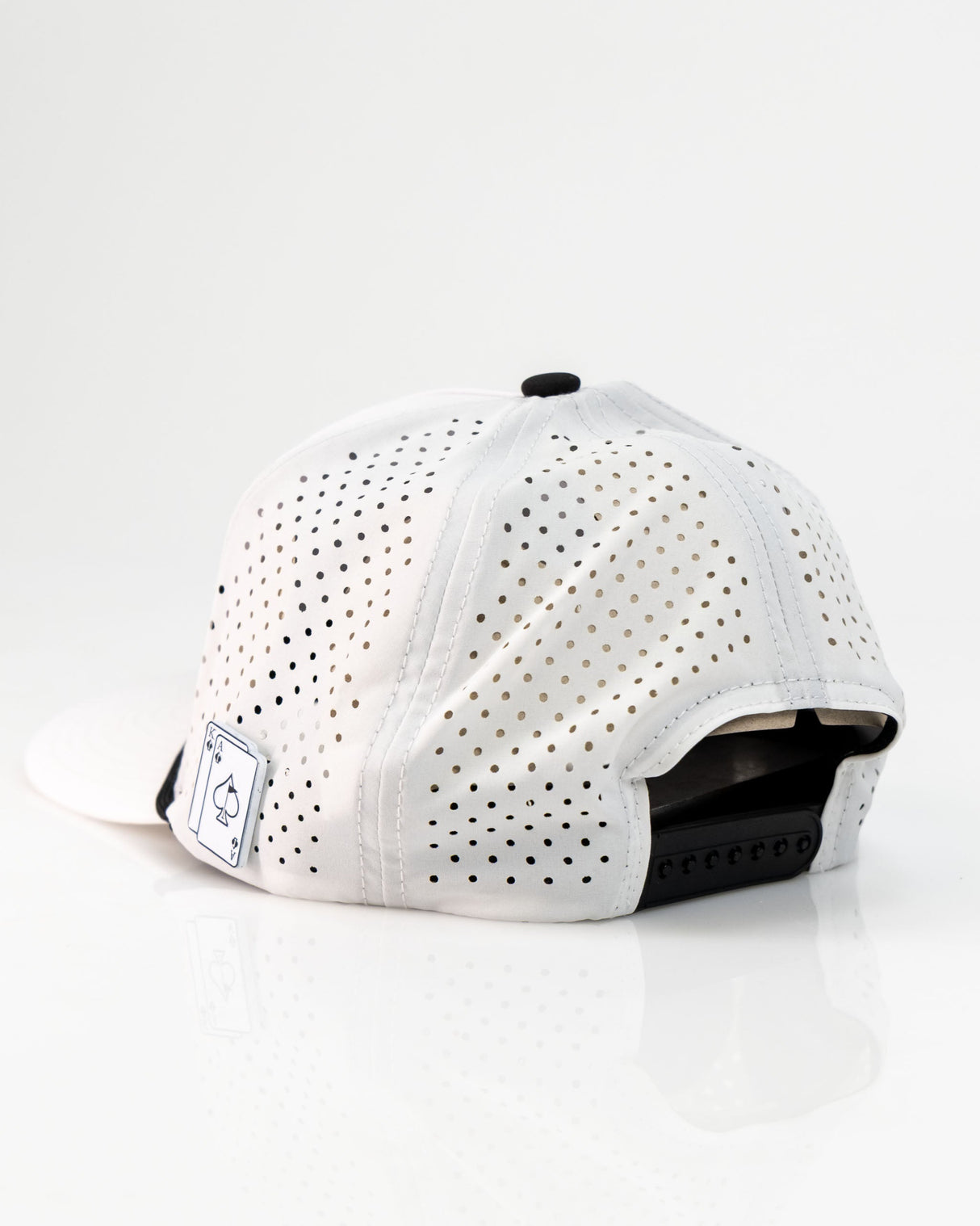 Gorra de Cuerda Perforada Ace/King Blanca