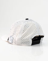 Gorra de Cuerda Perforada Ace/King Blanca