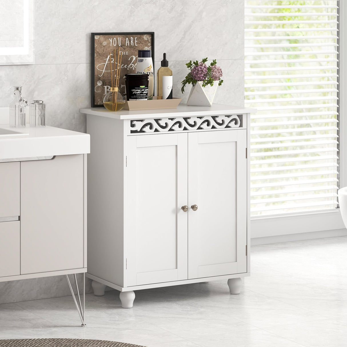 Armario de baño independiente con estante ajustable y patas de madera maciza - Blanco