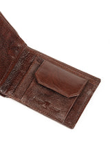 Cartera café elegante y ajustada