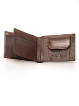 Cartera café elegante y ajustada