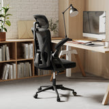 Silla de oficina ergonómica de malla con soporte lumbar ajustable y reposabrazos abatibles - Negro