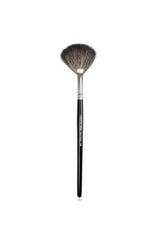 Nascita Makeup Brush for Highlighter Application - Professional Highlighter Brush for Precise Cheekbone, Chin, and Lip Contouring