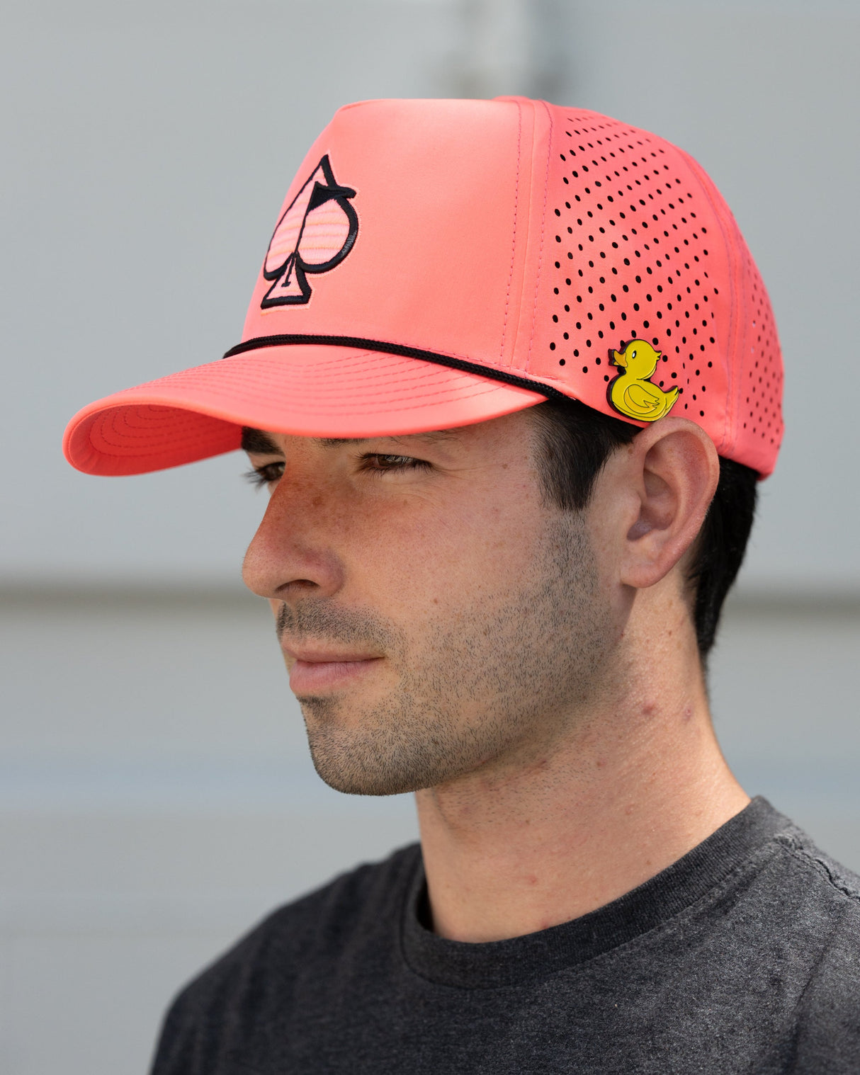Gorra de cuerda perforada - Rosa neón