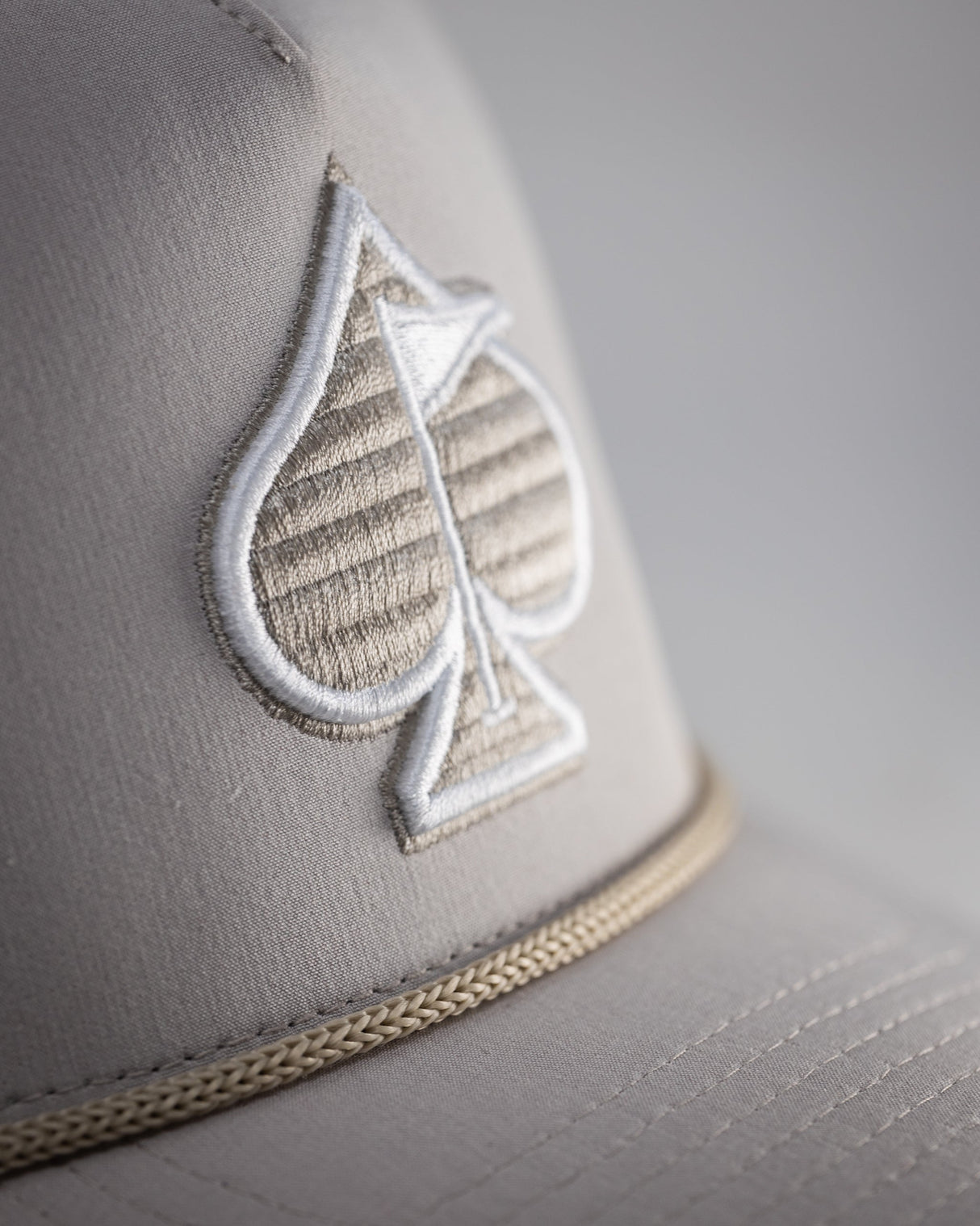Gorra de Cuerda Perforada - Hueso