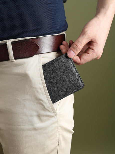 Billetera de cuero texturizado negro para hombre
