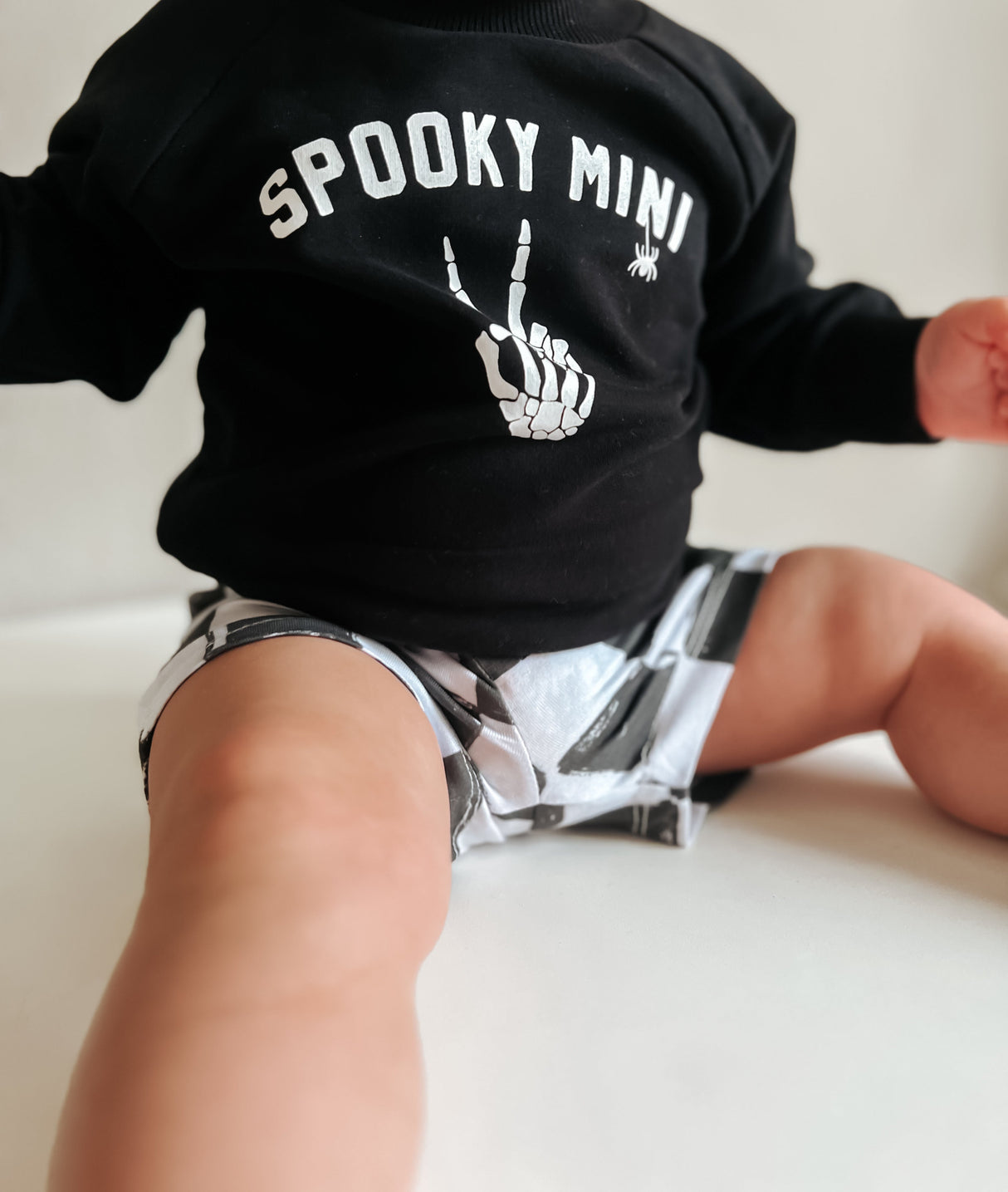 Sudadera con cuello redondo mini espeluznante de algodón orgánico