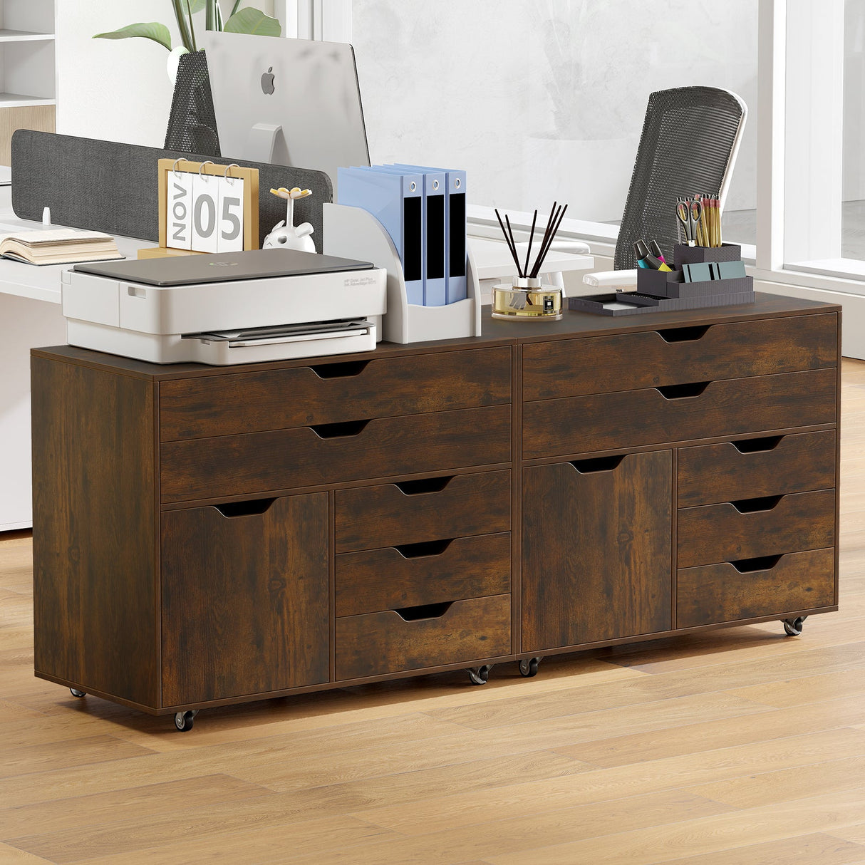 Cajonera móvil vertical moderna de 5 cajones con puerta y 5 ruedas