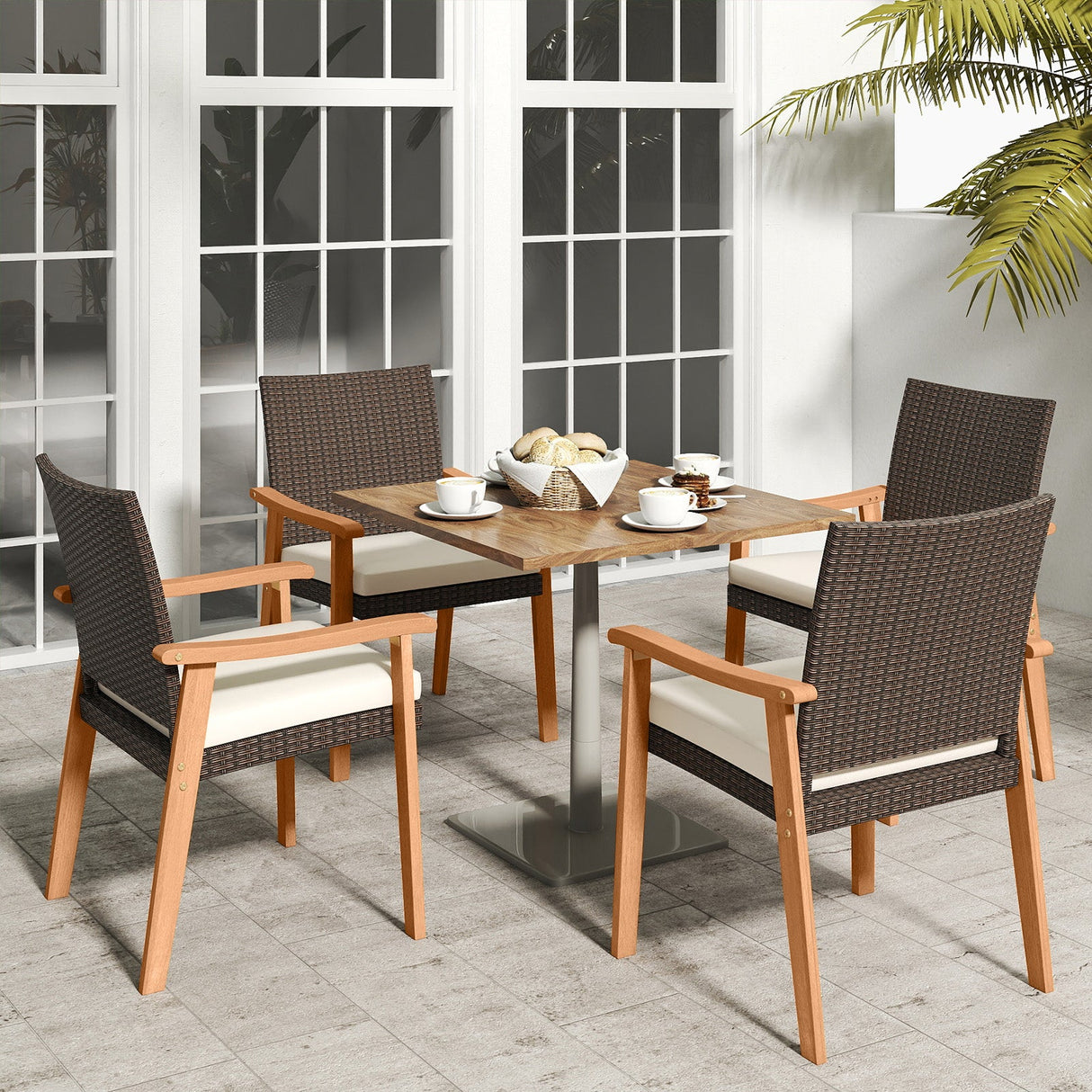 Juego de 4 sillas de comedor de exterior de ratán PE para patio con cojín extraíble y reposabrazos de madera de acacia - Blanco