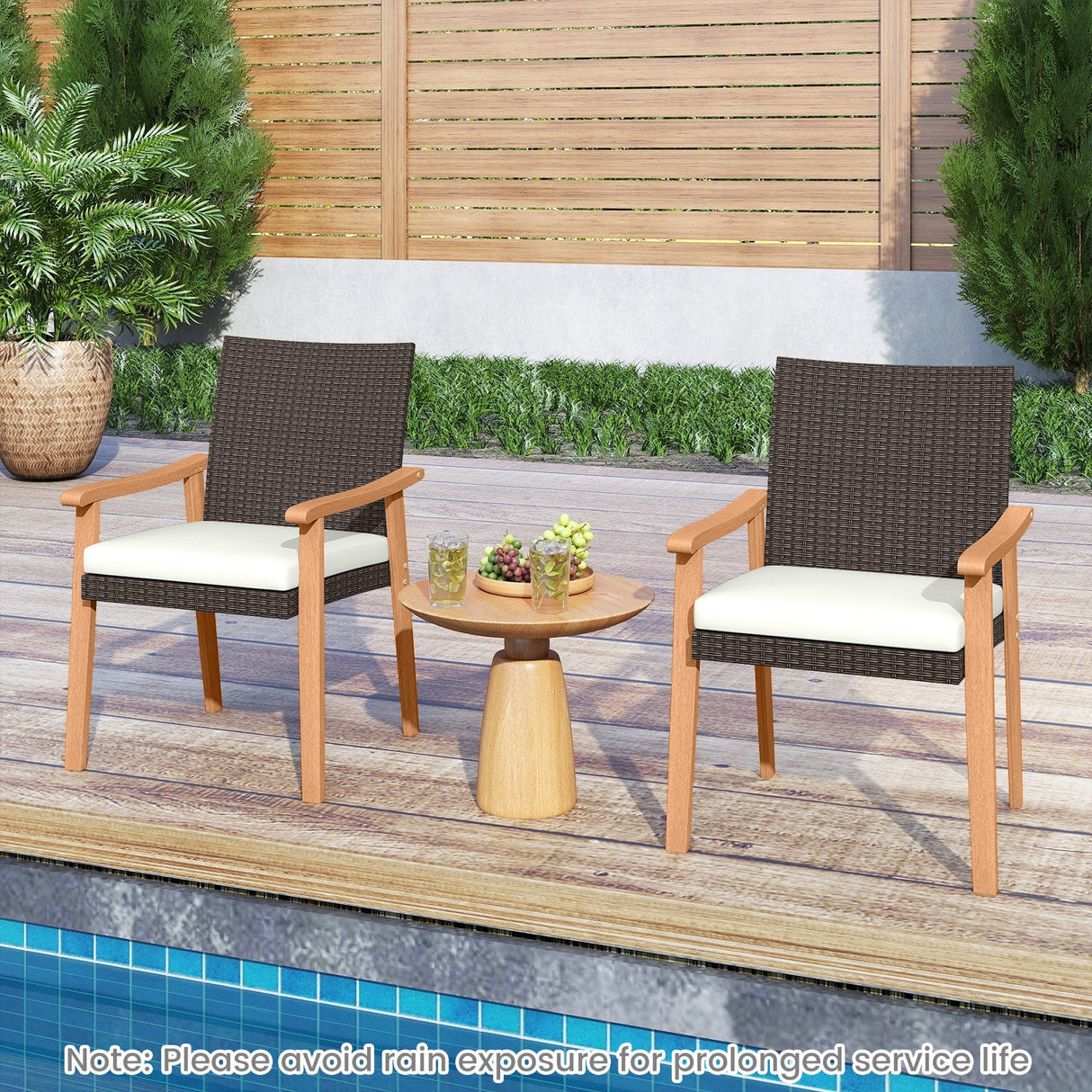 Juego de 4 sillas de comedor de exterior de ratán PE para patio con cojín extraíble y reposabrazos de madera de acacia - Blanco