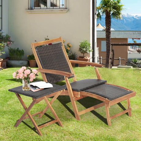 Set de 2 tumbonas plegables de ratán para patio con mesa de madera de acacia