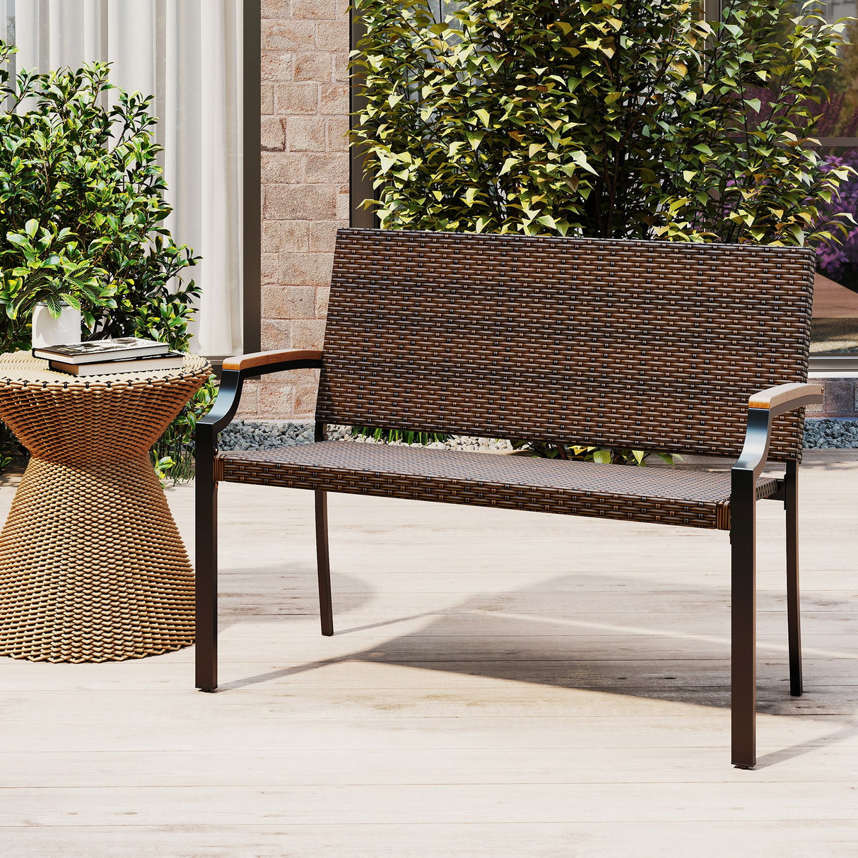 Sillón Loveseat de Mimbre para Patio con Reposabrazos de Madera de Acacia y Estructura de Metal