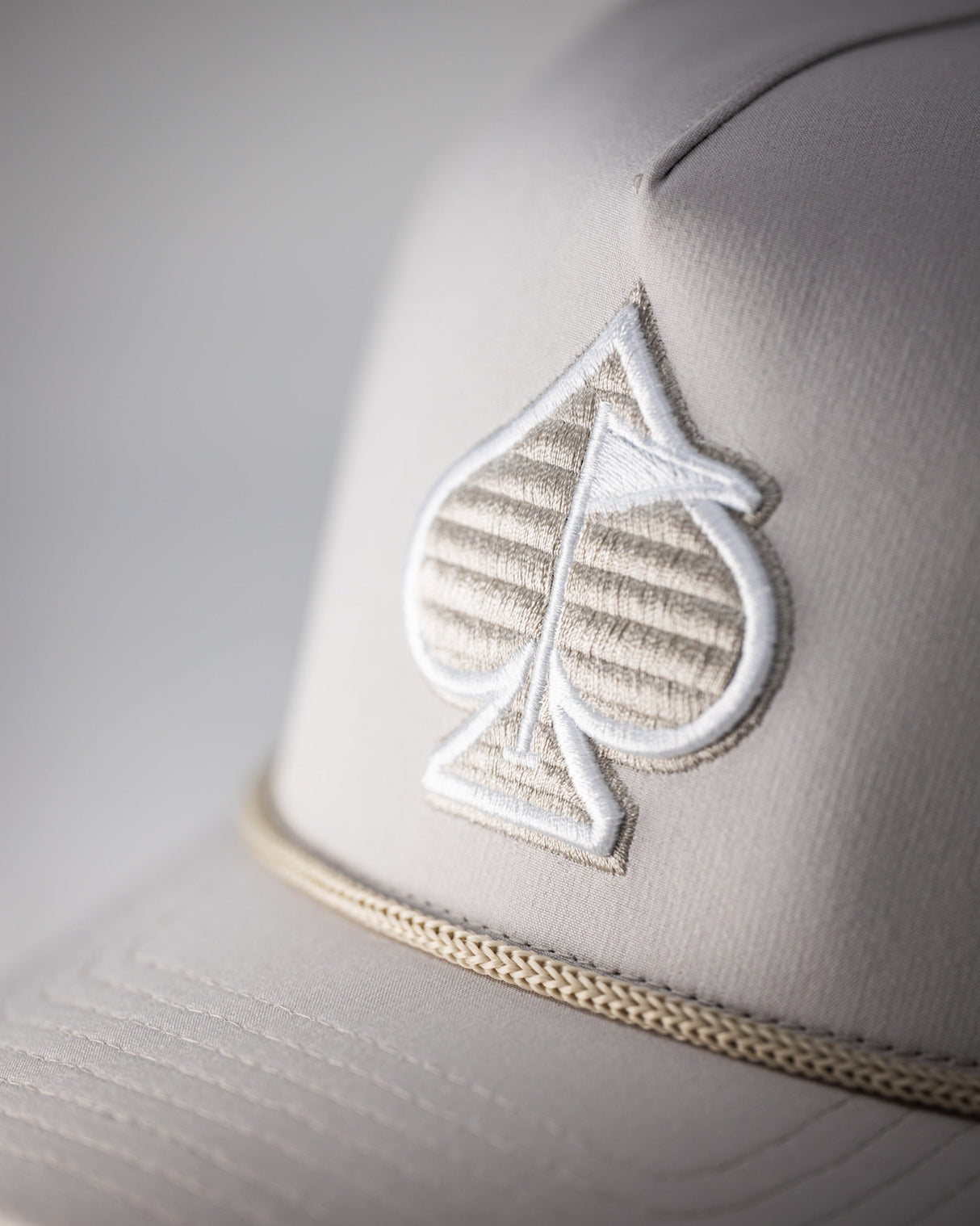 Gorra de Cuerda Perforada - Hueso