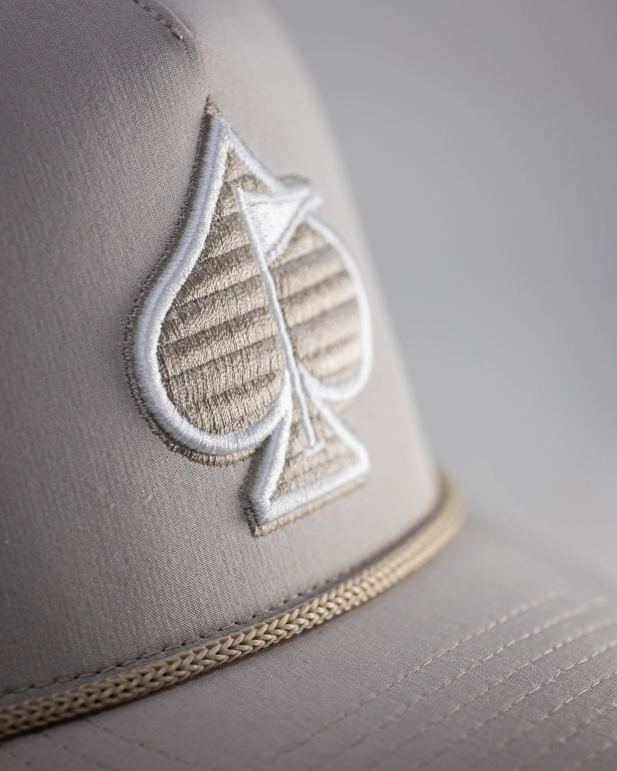 Gorra de Cuerda Perforada - Hueso