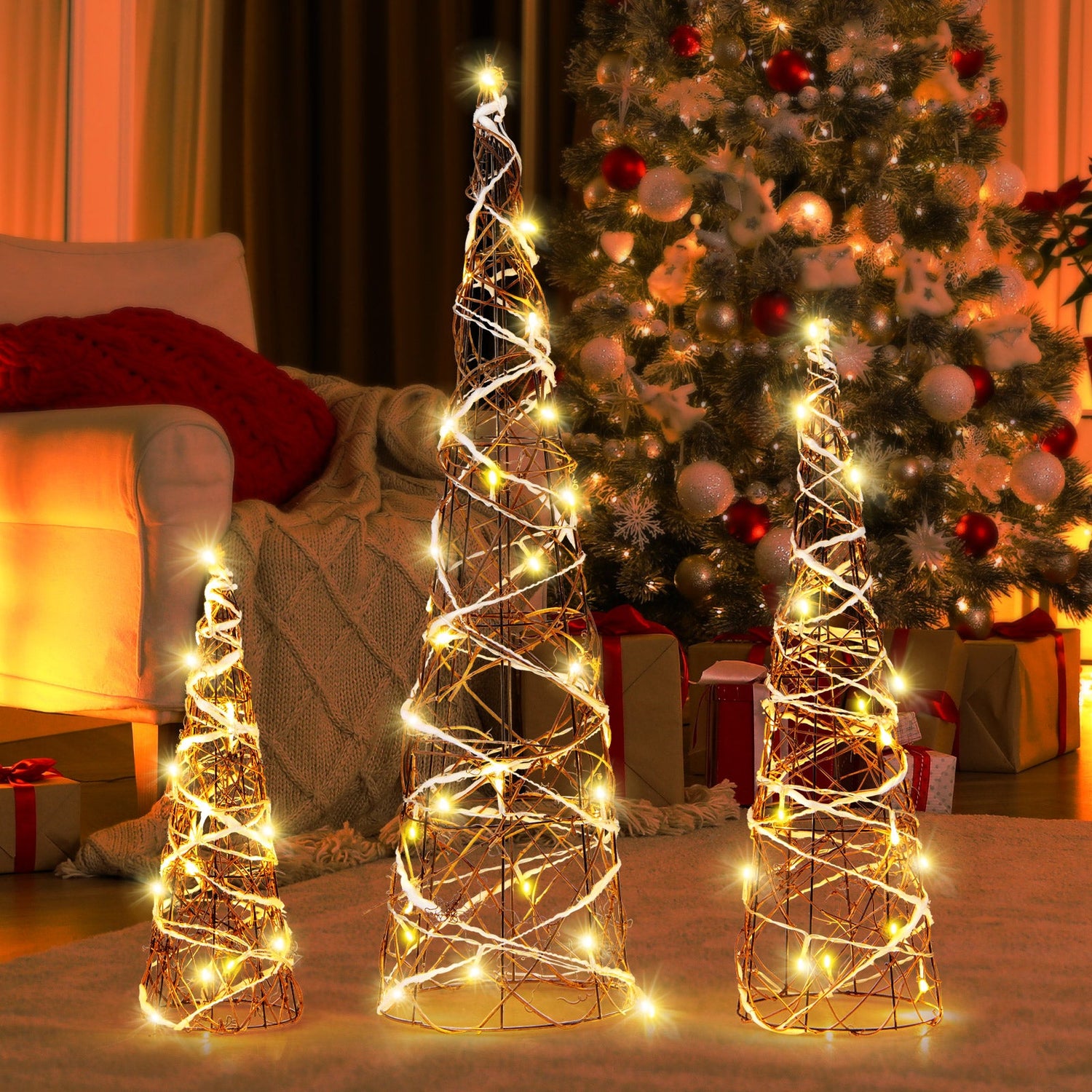 Juego de 3 árboles de conos de ratán iluminados con luces LED y marco de metal