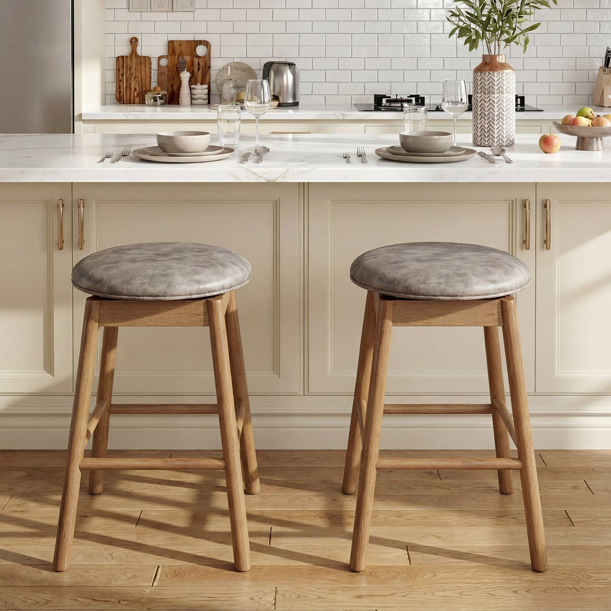Taburetes de barra giratorios de altura para mostrador con patas de madera maciza y reposapiés - Juego de 2