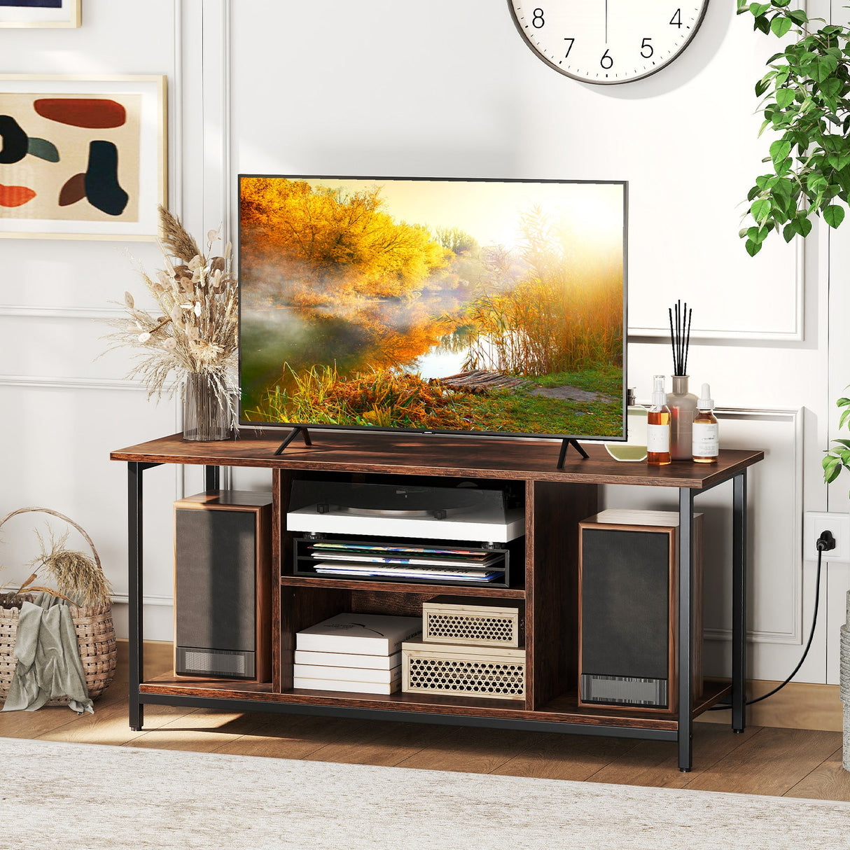 Mueble de TV con centro de entretenimiento, estantes abiertos y tomas de corriente para televisores de hasta 50 pulgadas - Marrón rústico