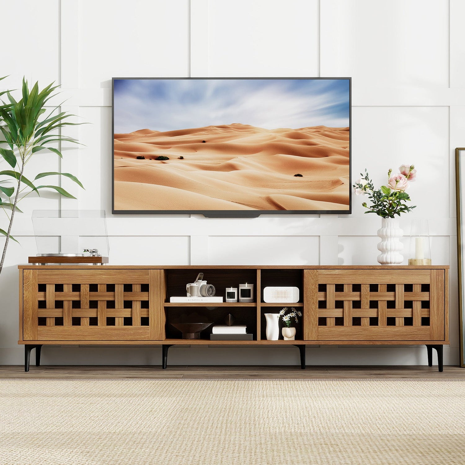 Mueble de TV para televisores de hasta 80" con 2 puertas y gabinetes de almacenamiento - Nogal