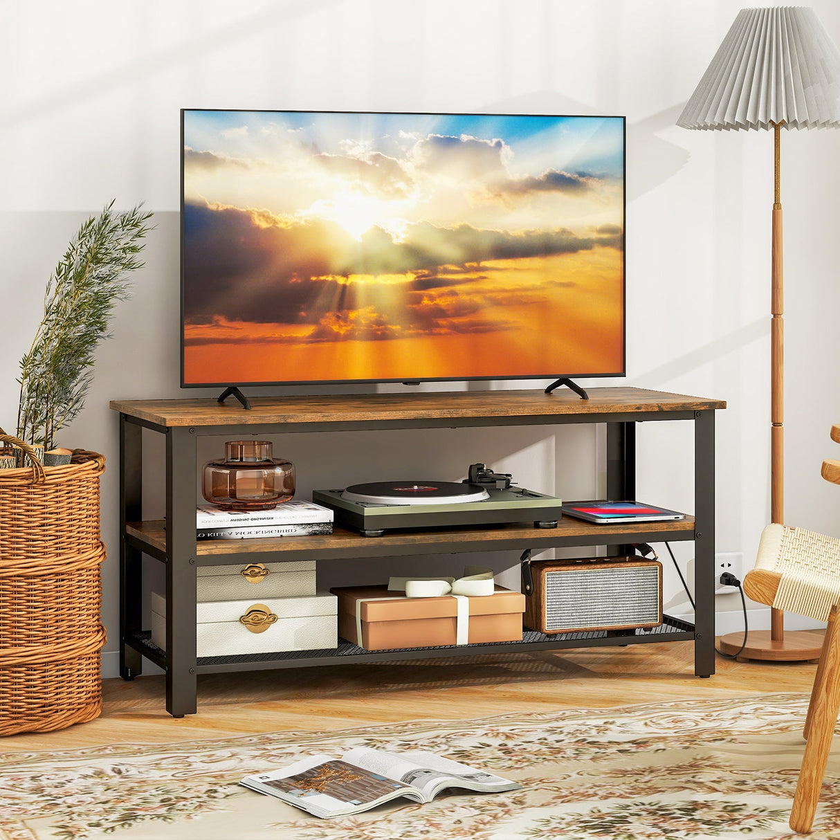 Mueble de TV industrial de hasta 50 pulgadas con tomas de corriente y puertos USB-Marrón rústico
