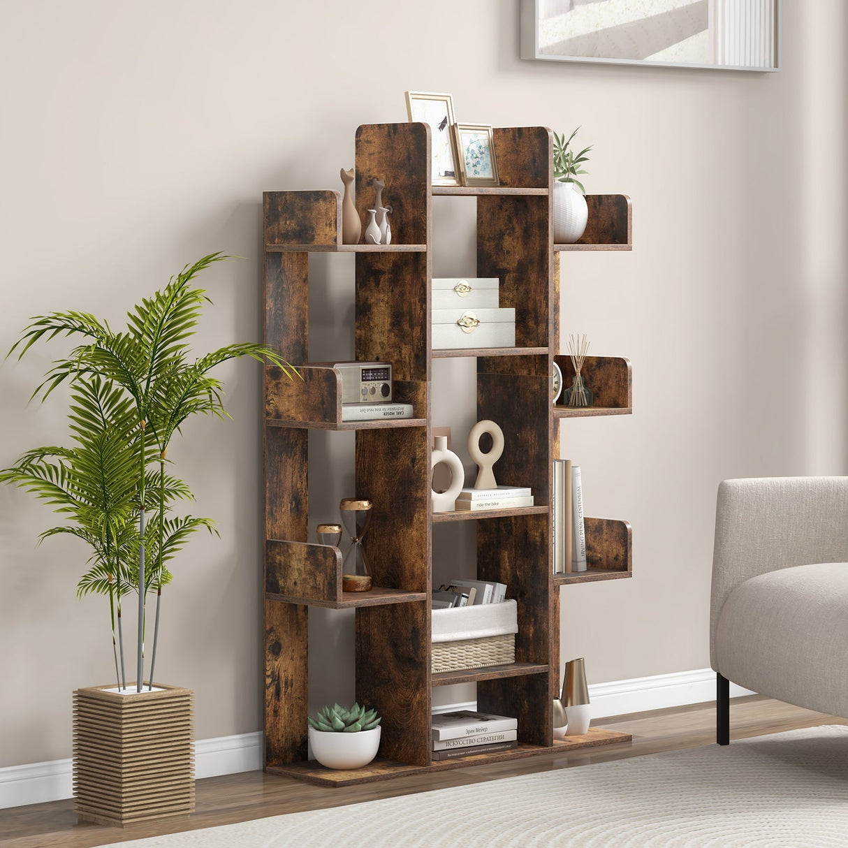 Estantería en forma de árbol con 13 compartimentos