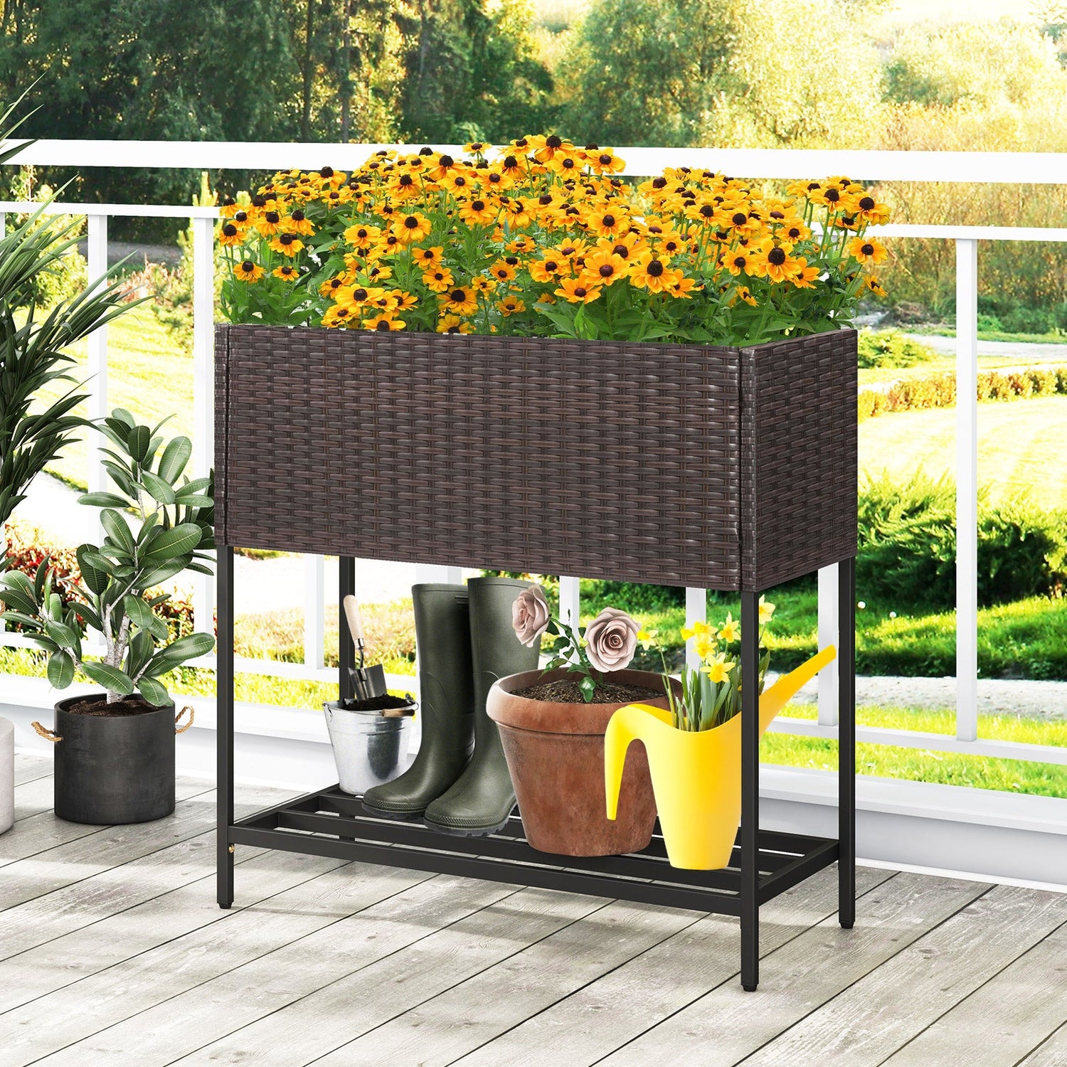 Jardinera elevada de mimbre con estante de almacenamiento y forro extraíble para flores