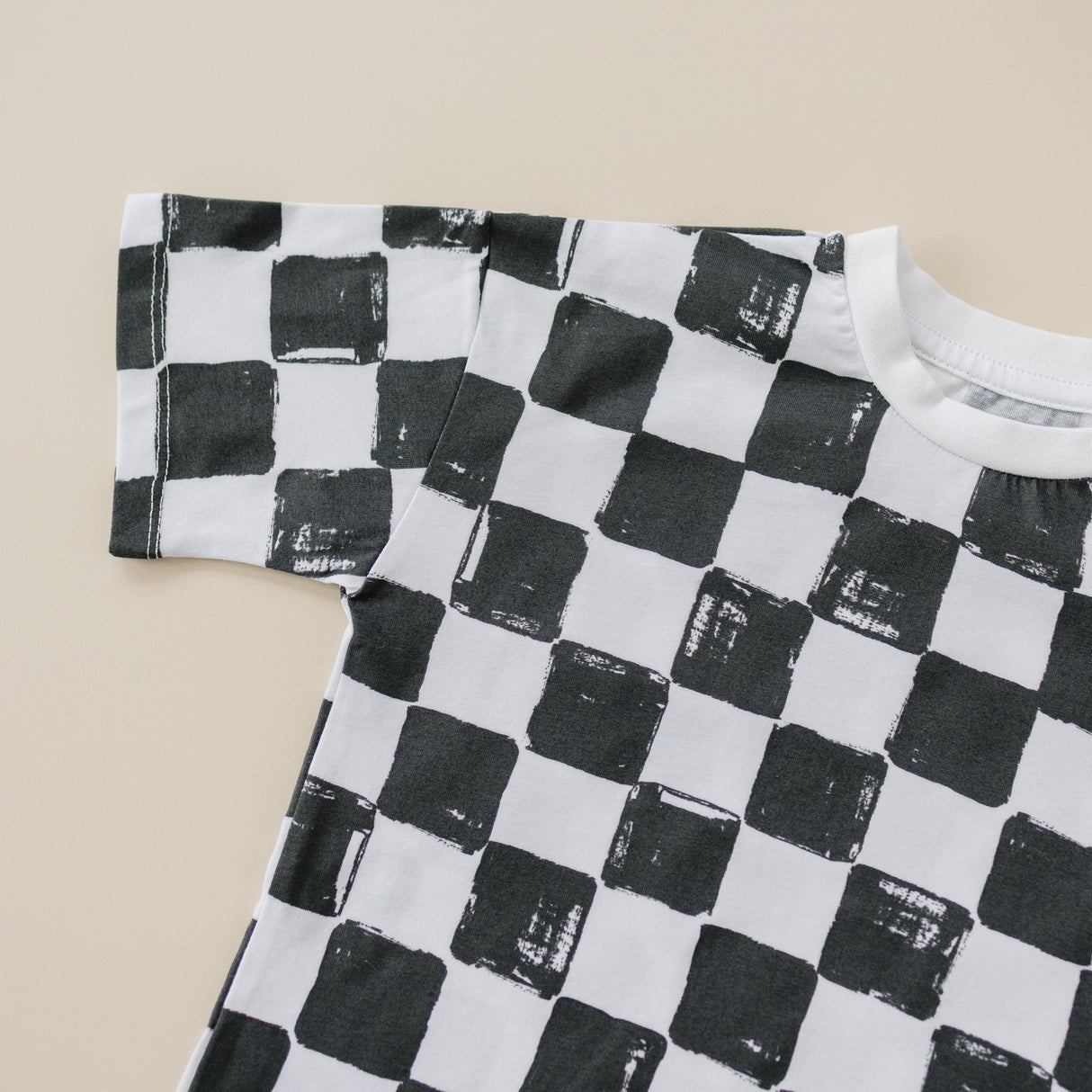 Conjunto de shorts a cuadros blancos y negros de algodón orgánico