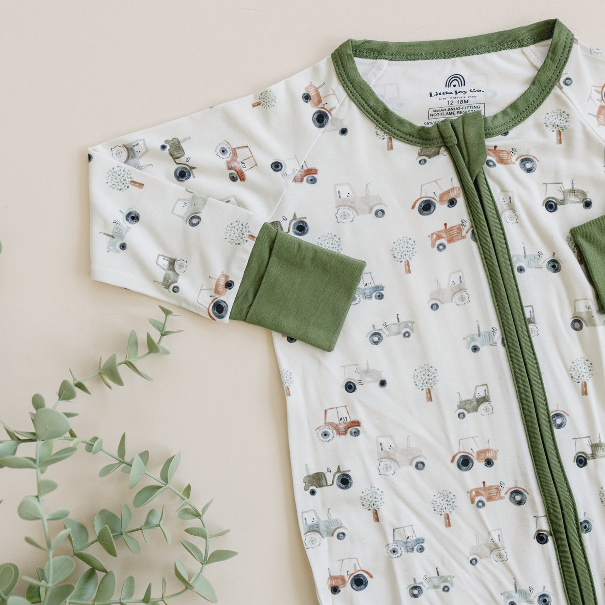 Pijama de bambú Zippy de Tiny Tractors