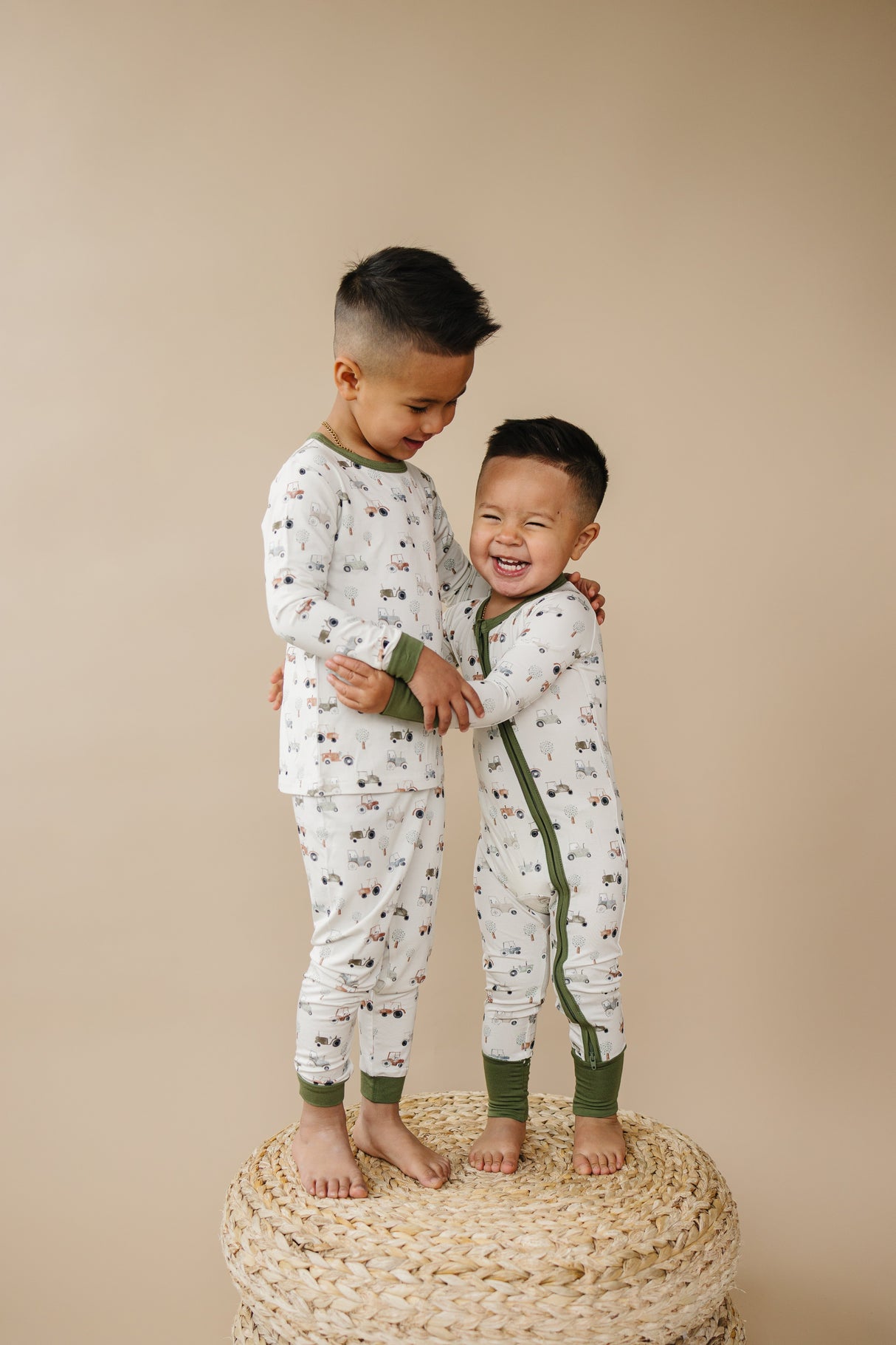 Pijama de bambú Zippy de Tiny Tractors