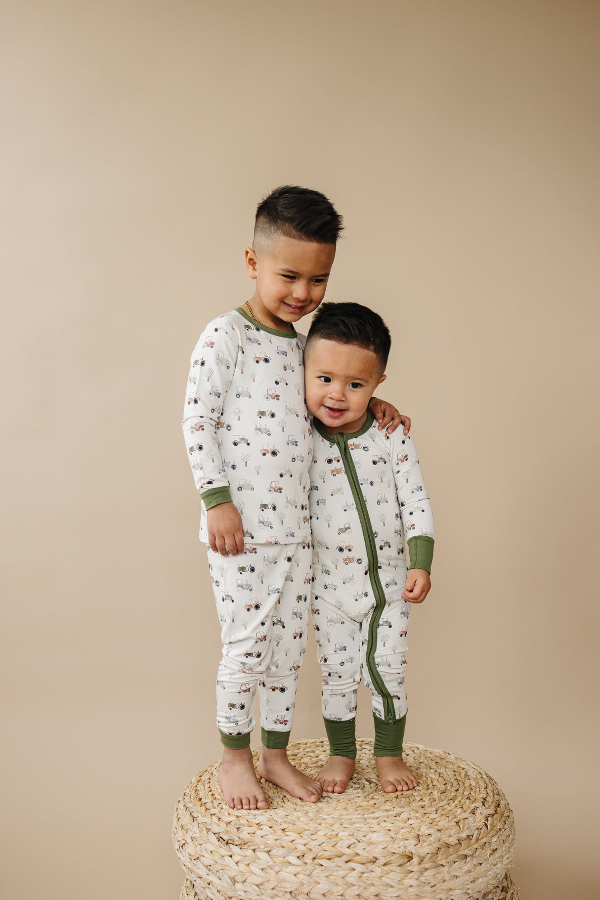 Pijama de bambú Zippy de Tiny Tractors
