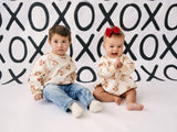 Mameluco de sudadera con corazones de oso de peluche