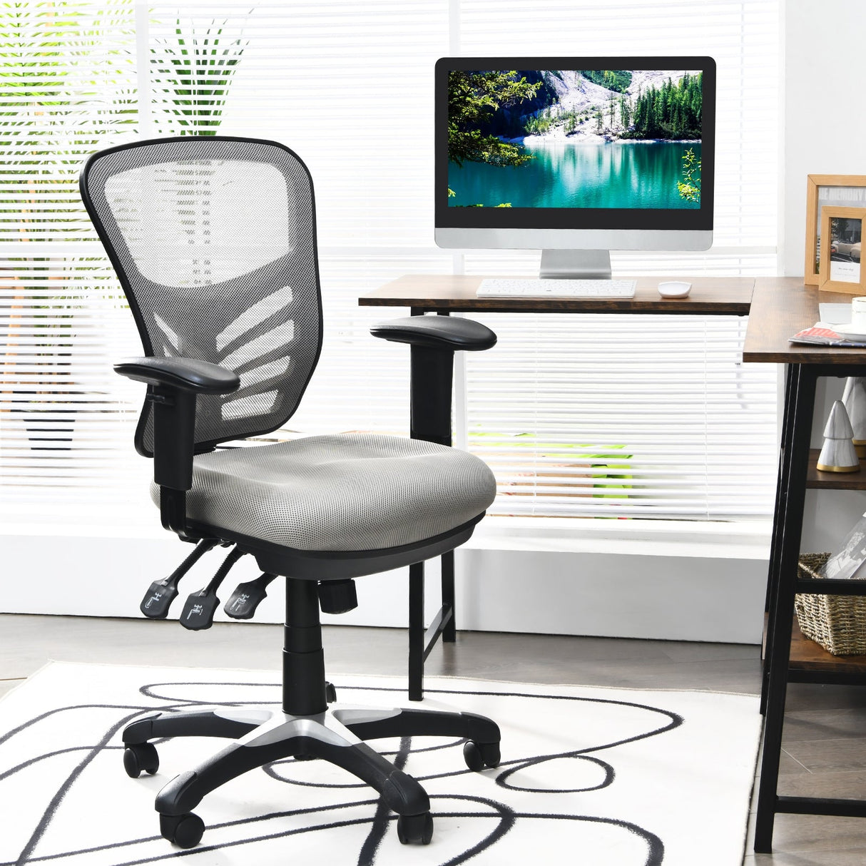 Silla de oficina ergonómica de malla con altura de respaldo y reposabrazos ajustables