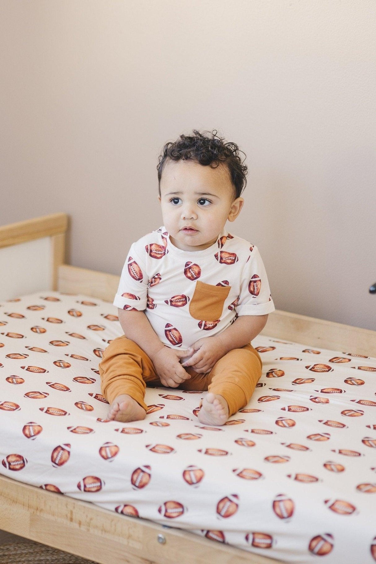Sábana de bambú para cuna con estampado de fútbol