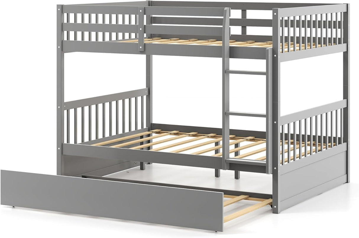Litera doble sobre doble plataforma de madera con escalera