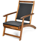 Tumbona plegable de ratán para patio con reposapiés retráctil y estructura de madera de acacia