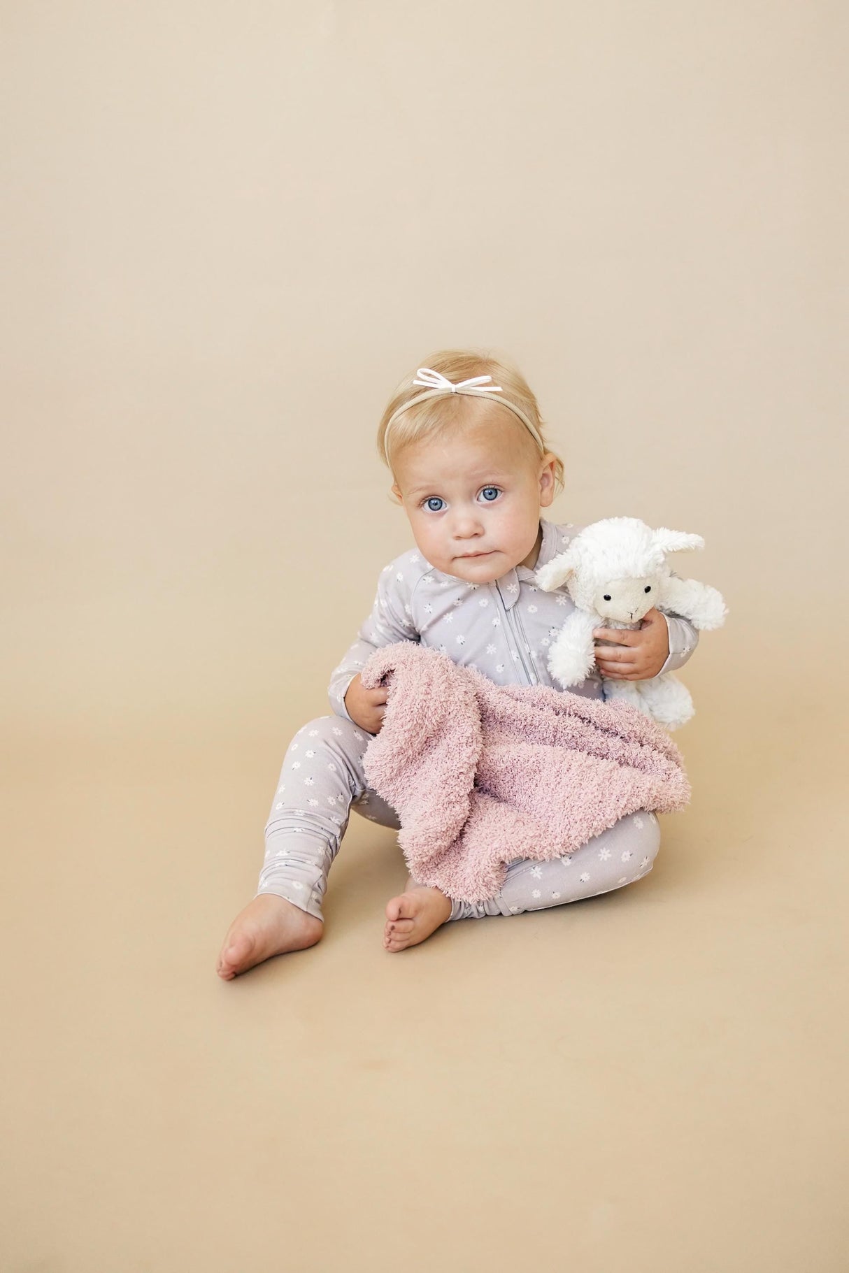 Mameluco con cierre de cremallera de bambú Oopsie Daisy - Pijama de bebé de bambú - Estampado floral morado para niña recién nacida