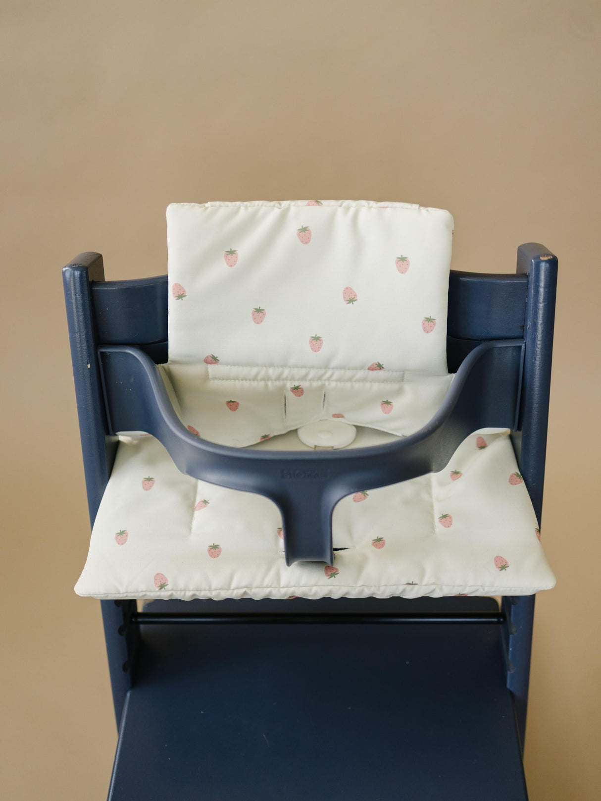 Cojín de Fresa para la Trona Stokke Tripp Trapp - Funda Lavable - Accesorios para Tronas de Bebés - Estampado de Bayas