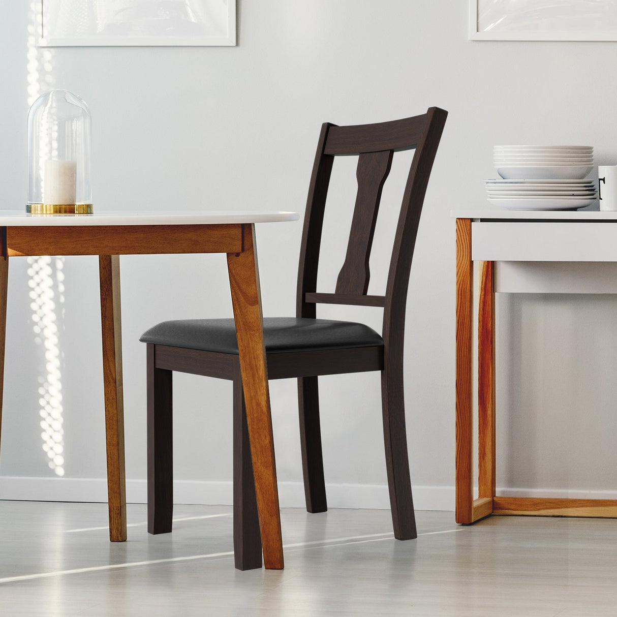 Juego de 2 sillas de comedor con estructura de madera de caucho y asiento acolchado tapizado